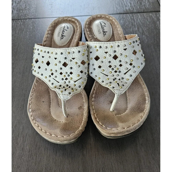 Clarks Women's Artisan White Thong Wedge Leather Sandals Stufded Boho Size 6.5 - Picture 2 of 9